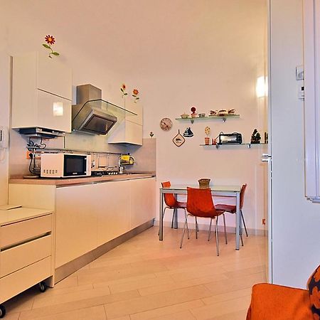 La Tana Del Poeta Apartment Леричи Екстериор снимка